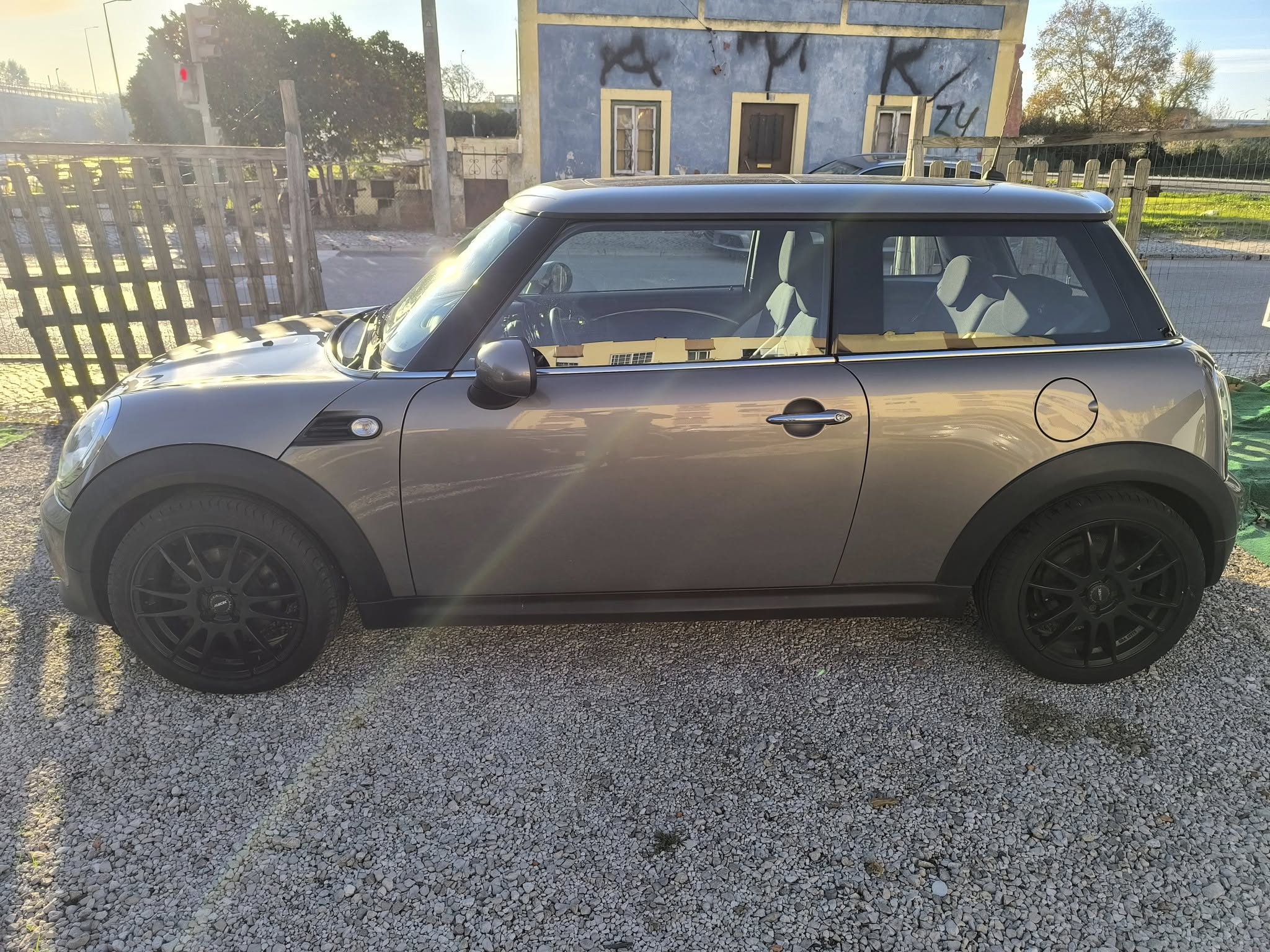 Mini Couper D - Imagem 1